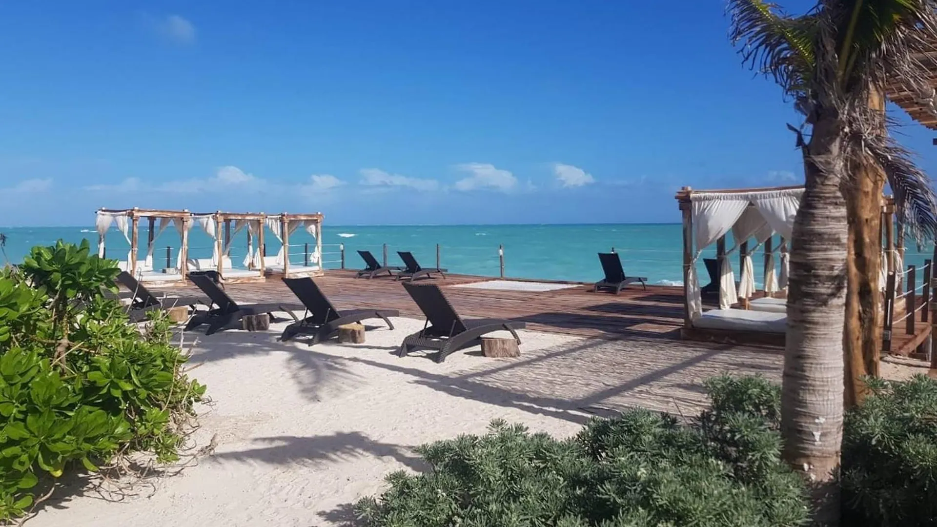 Perfect Beach Location For Families And Weddings Cancún Mexico